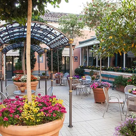 King בית הארחה קטאניה